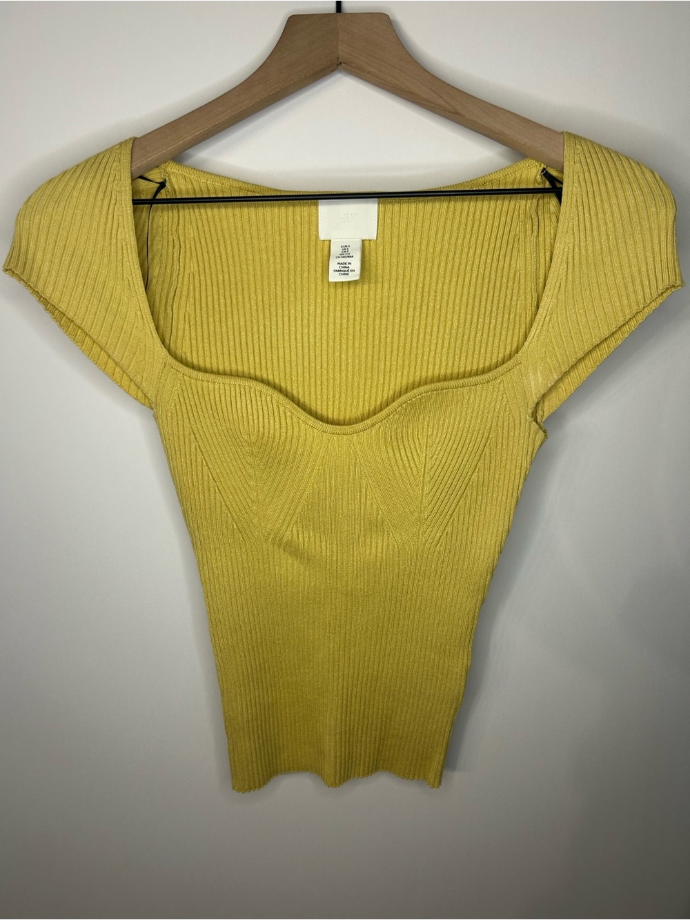 H&M Women’s Dusty Yellow Rib Knit Top, Size Small - Picture 4 of 11